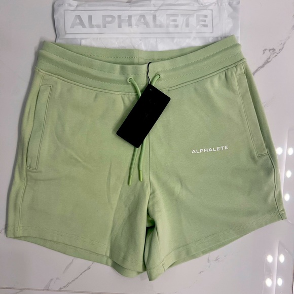 ALPHALETE | Essential Shorts L - Picture 2 of 8